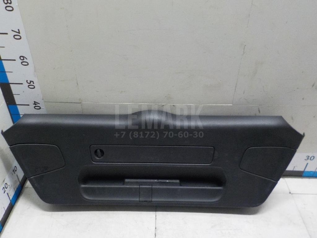 Обшивка двери багажника