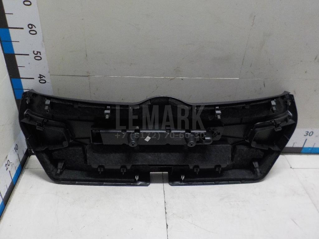 Обшивка двери багажника