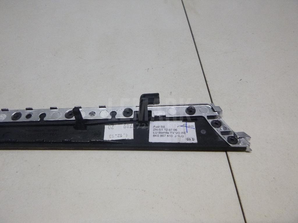 Накладка двери передней правой