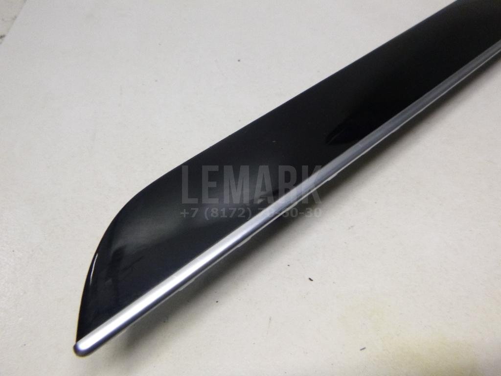 Накладка двери передней правой