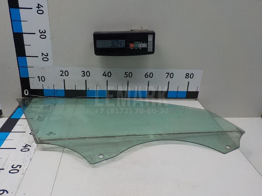 Стекло двери передней правой