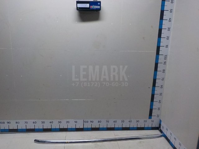 Рейлинг правый (планка на крышу)