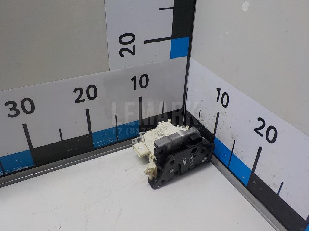 Замок двери задней левой