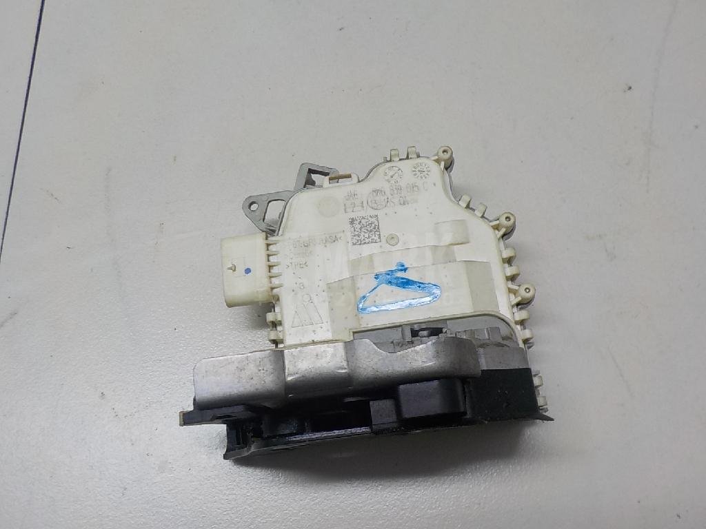 Замок двери задней левой