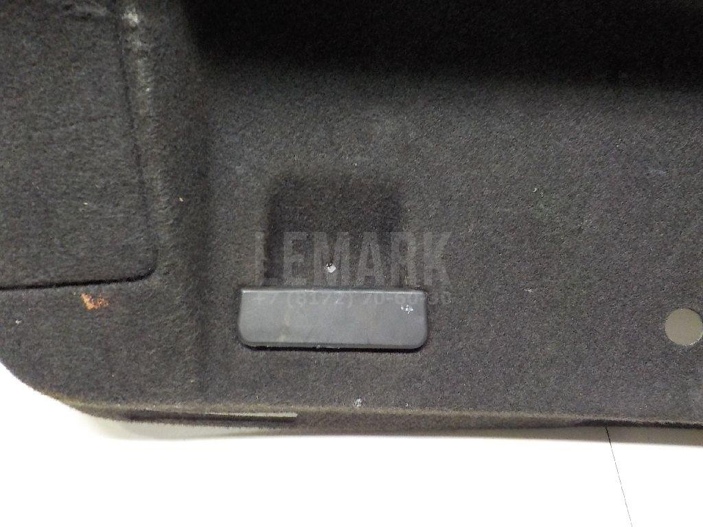 Обшивка крышки багажника