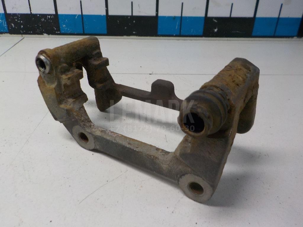 Скоба суппорта заднего правого