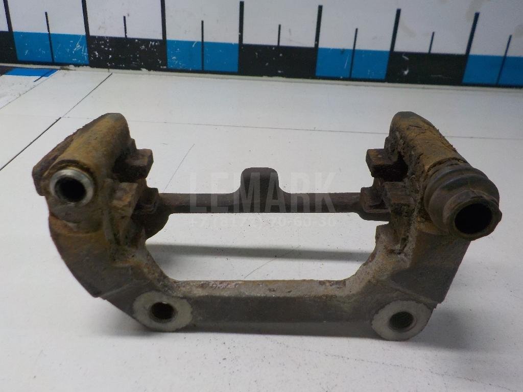 Скоба суппорта заднего правого