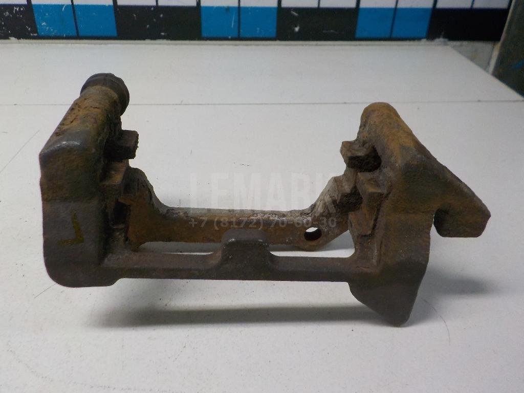 Скоба суппорта заднего правого