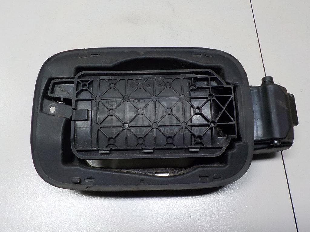 Ниша лючка бензобака