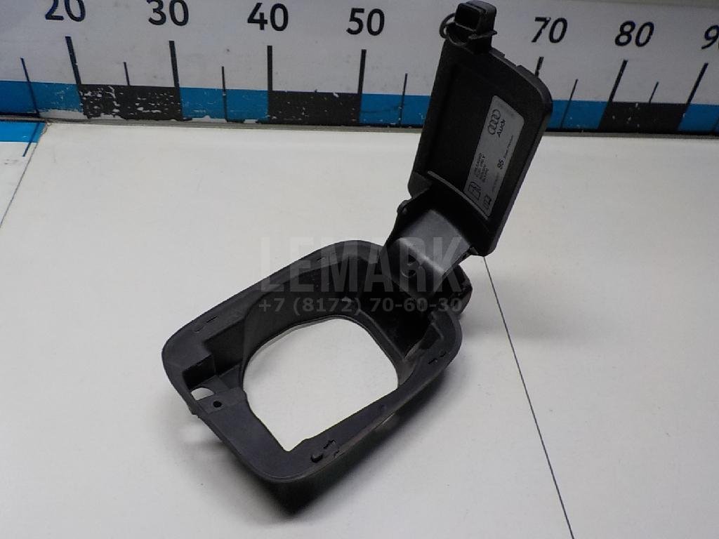 Ниша лючка бензобака