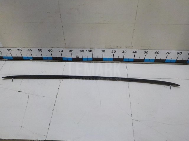 Рейлинг правый (планка на крышу)