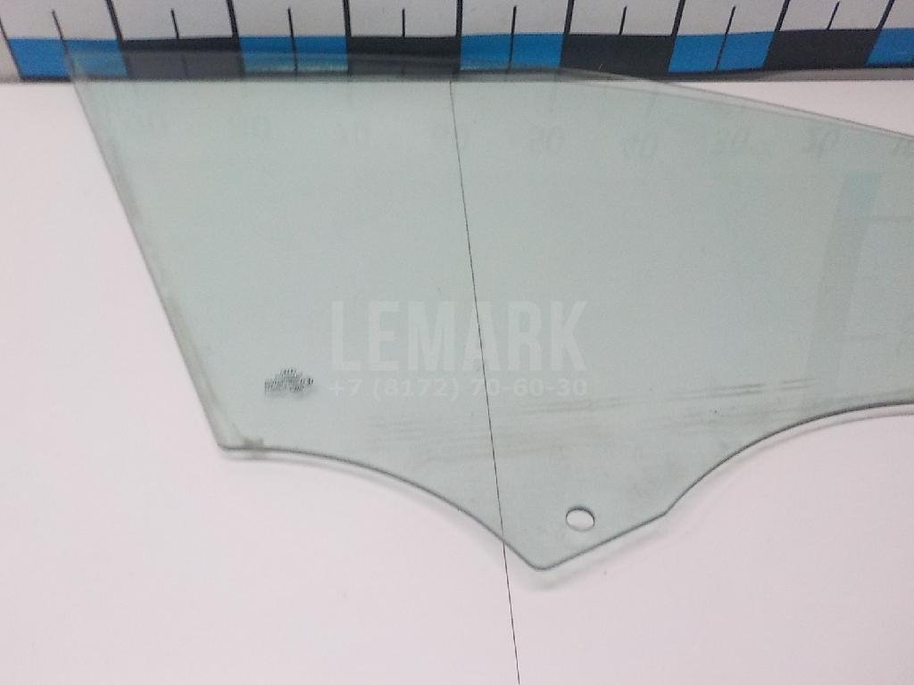 Стекло двери передней левой