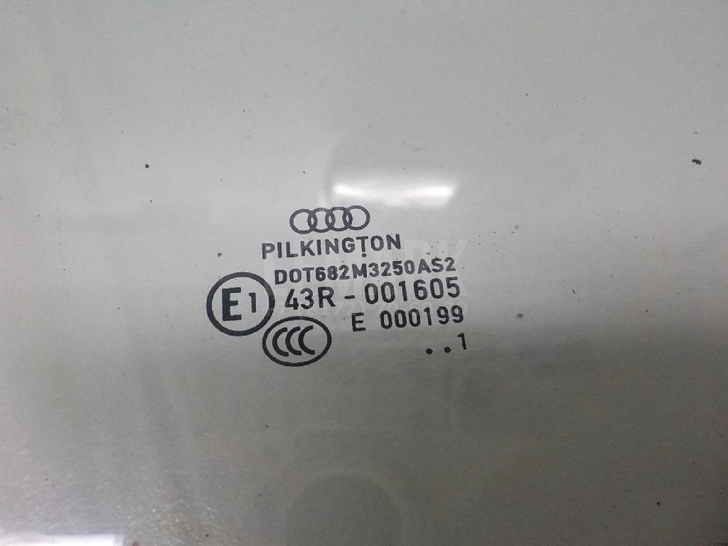 Стекло двери передней правой