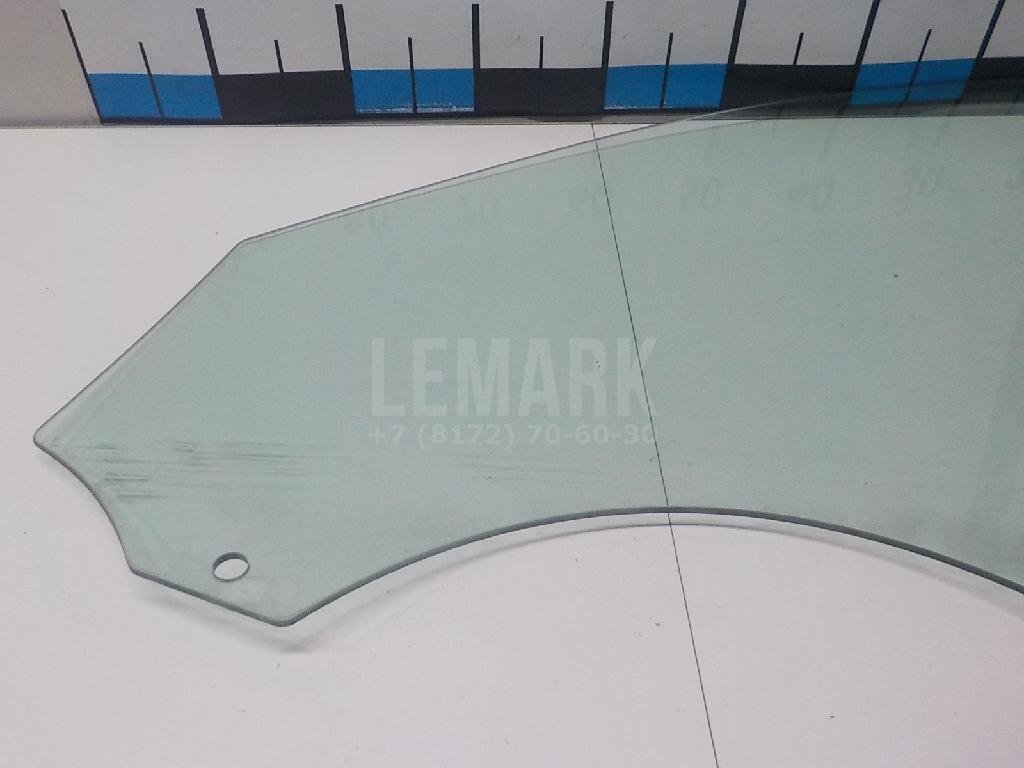 Стекло двери передней правой