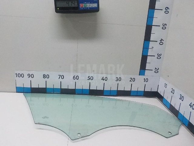 Стекло двери передней правой