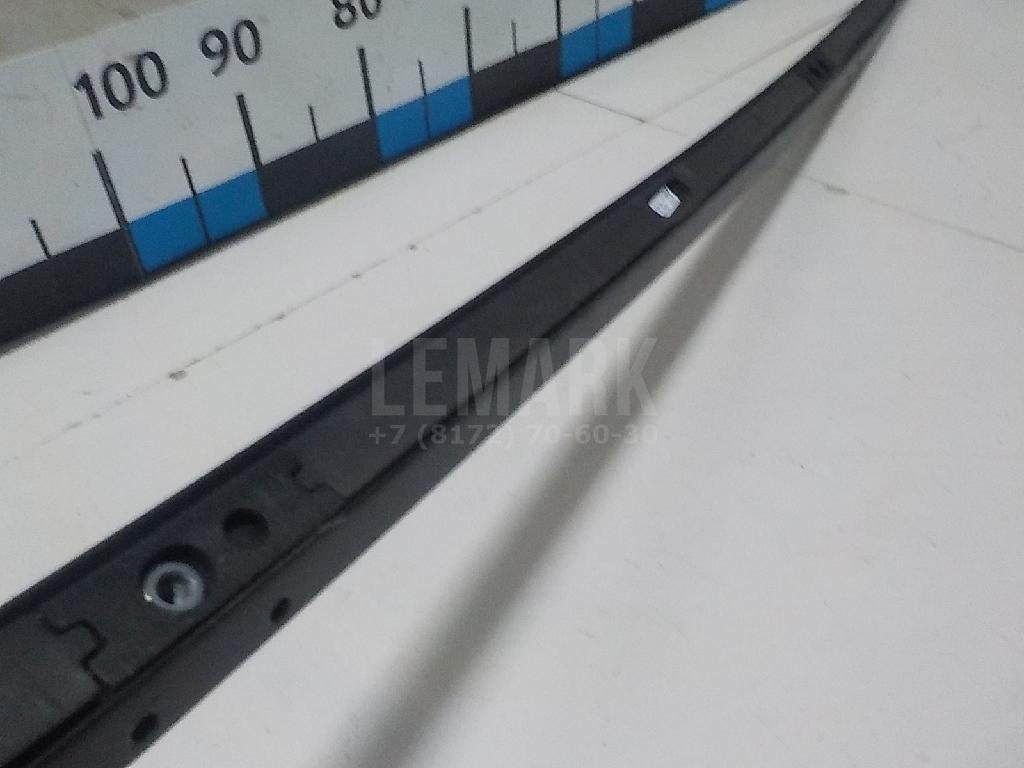 Рейлинг правый (планка на крышу)