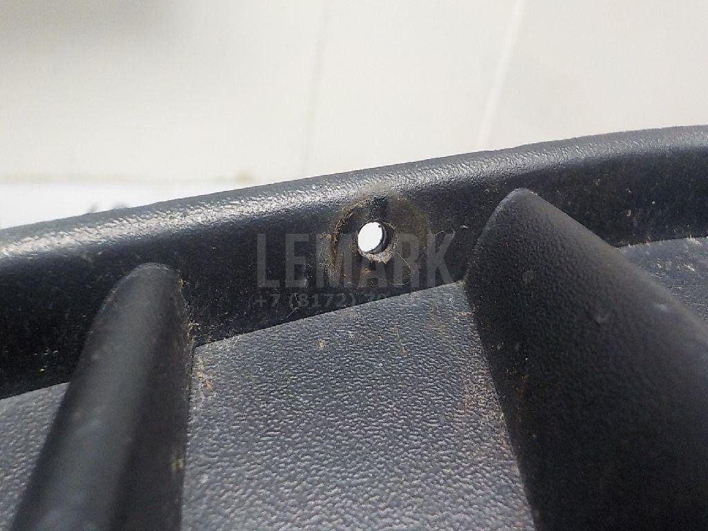 Решетка в бампер правая