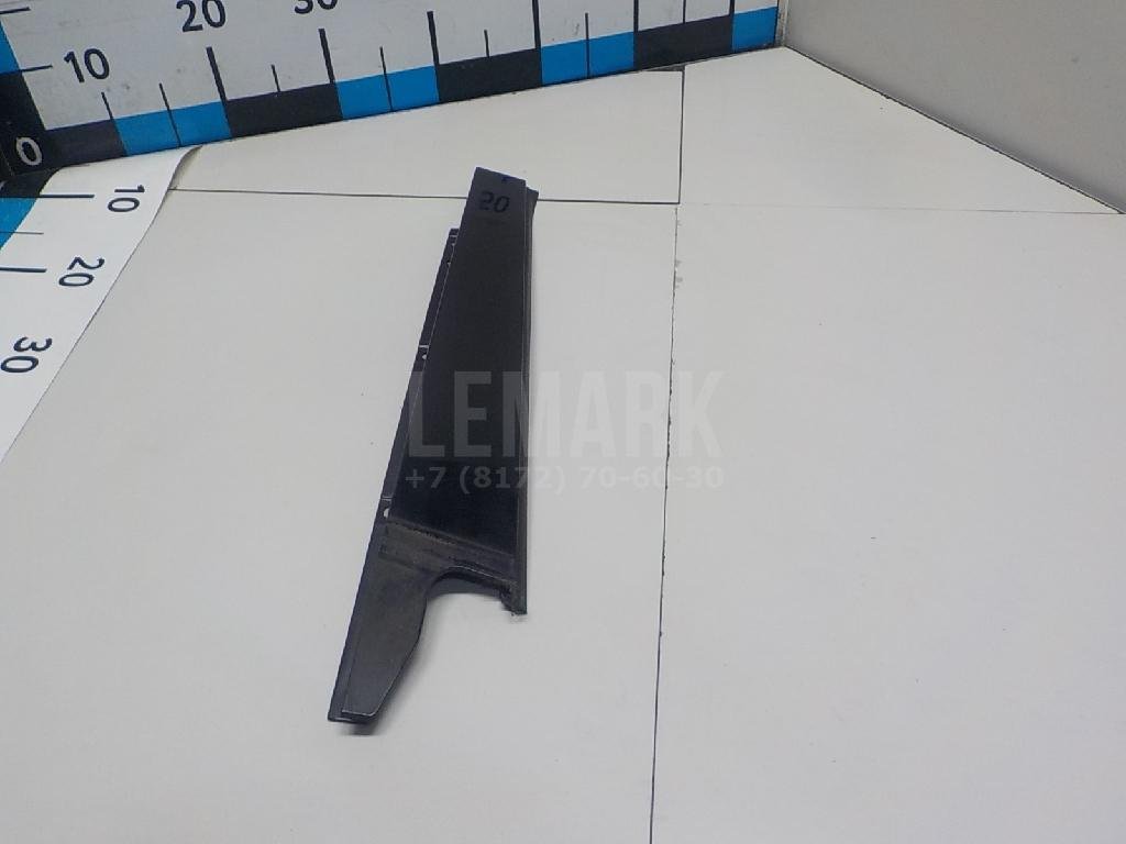 Накладка двери задней правой