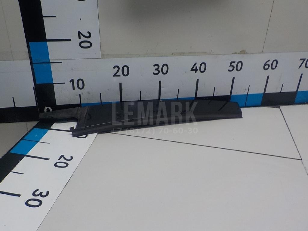 Накладка двери задней правой