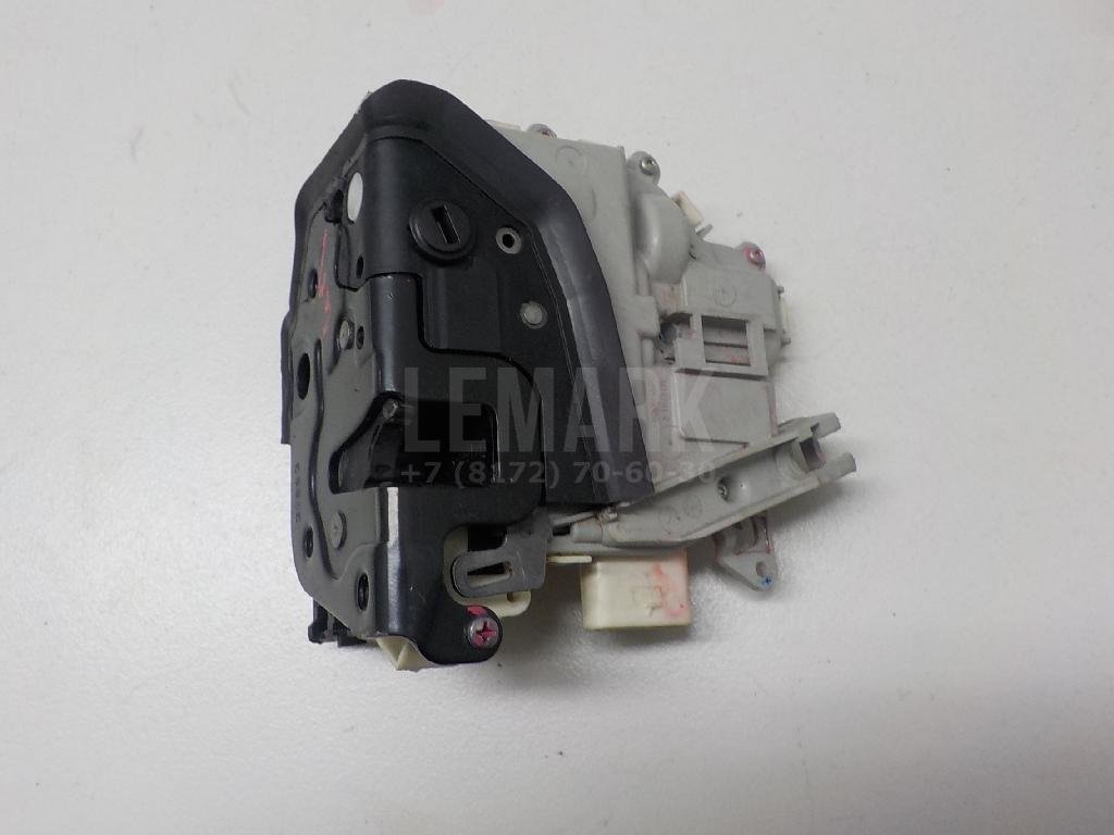 Замок двери задней левой