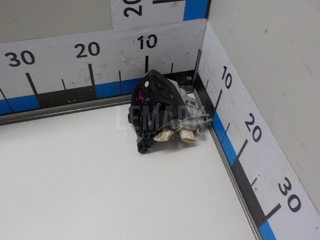 Замок двери задней левой