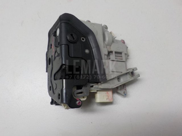 Замок двери задней левой
