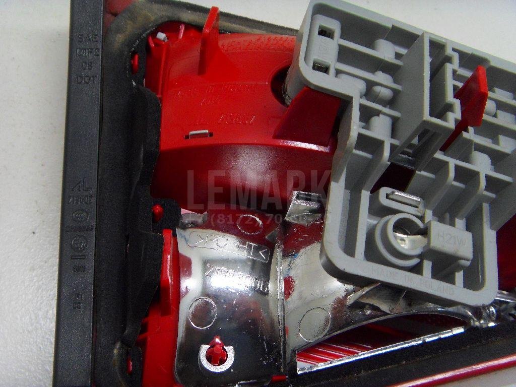 Фонарь задний внутренний правый