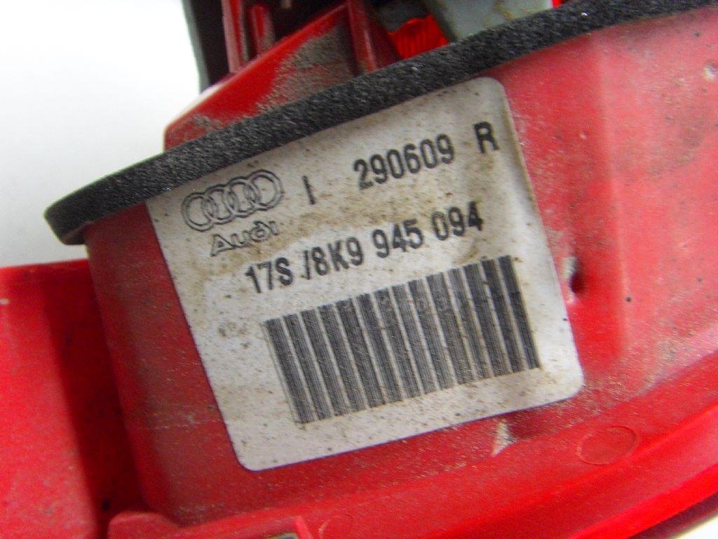 Фонарь задний внутренний правый