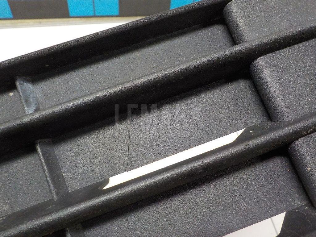 Решетка в бампер правая