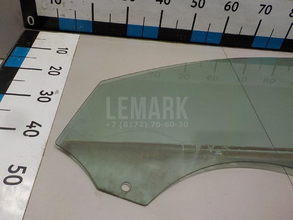 Стекло двери передней левой