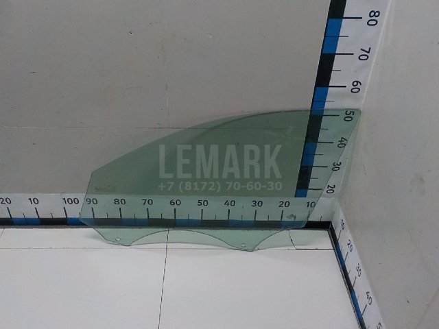 Стекло двери передней левой
