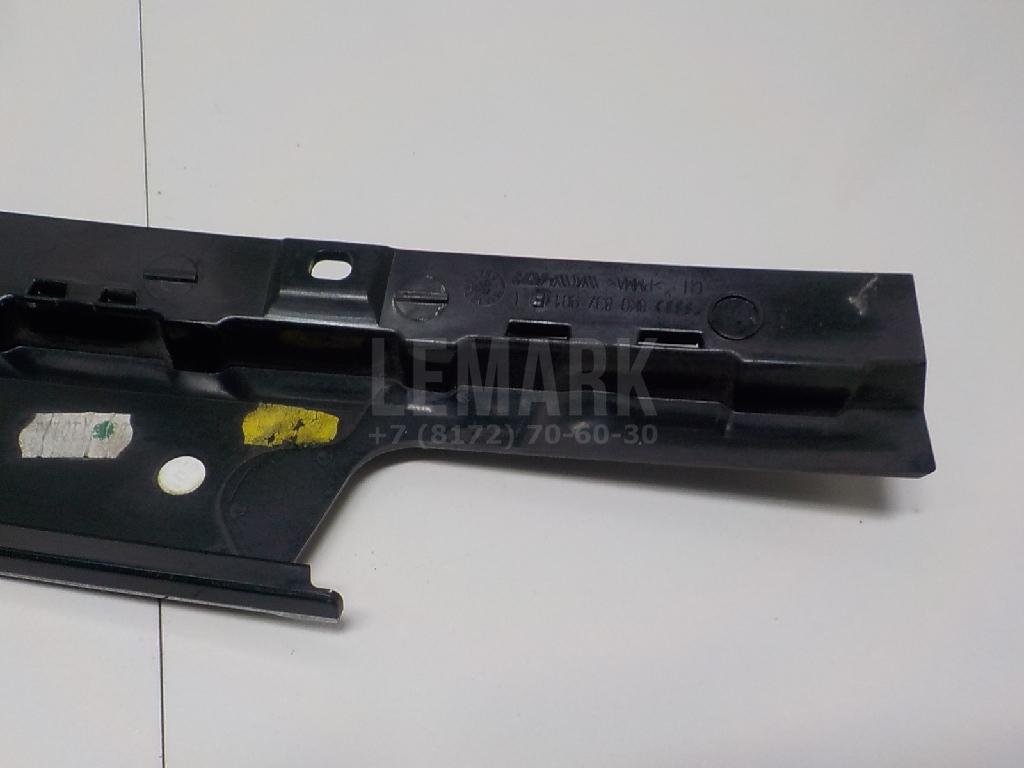 Накладка двери передней левой