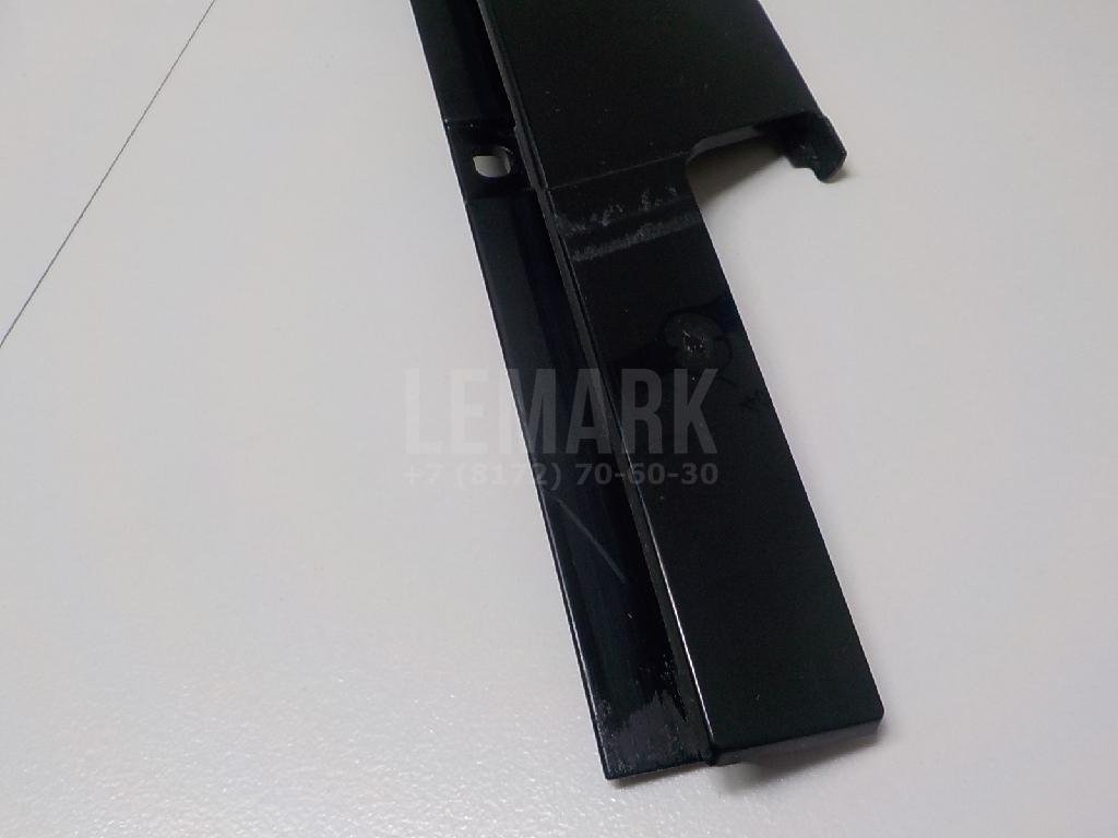 Накладка двери передней левой