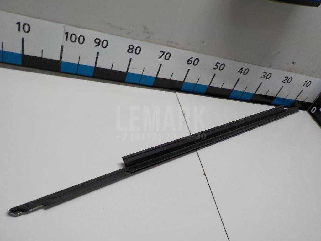 Накладка стекла переднего левого