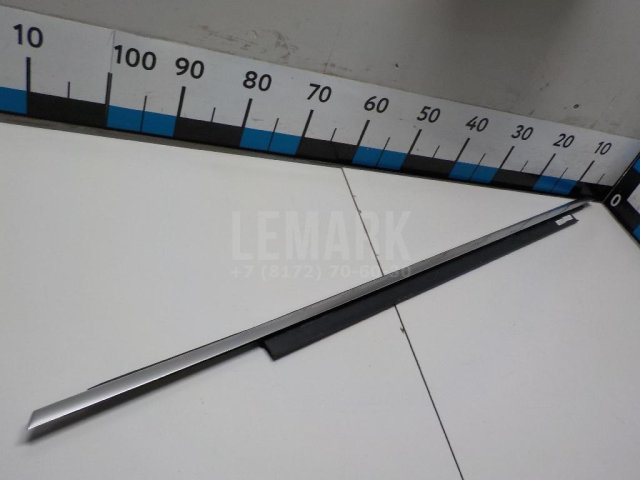 Накладка стекла переднего левого