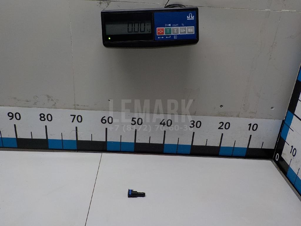 Штуцер трубки омывателя