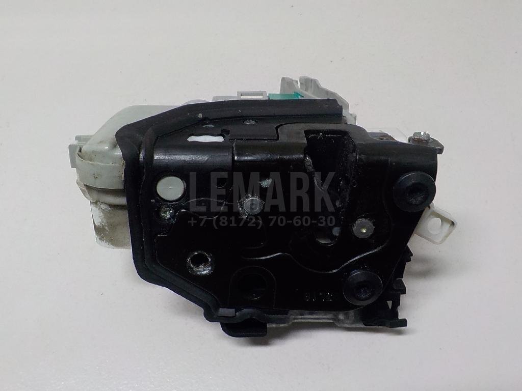 Замок двери передней левой