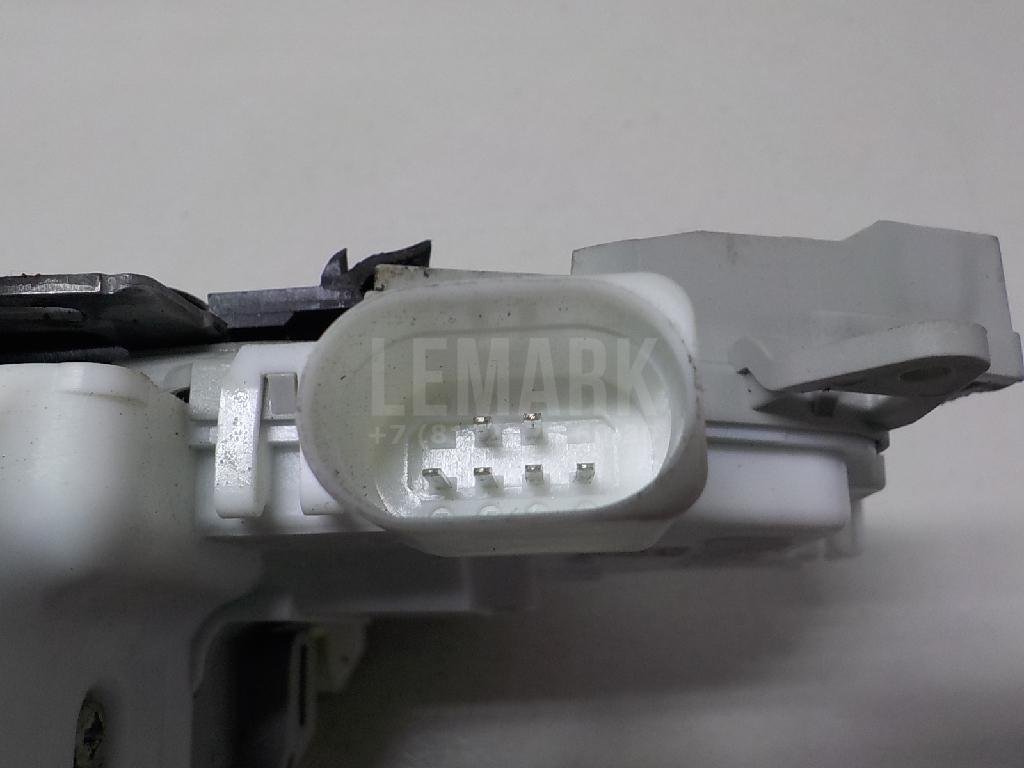 Замок двери передней левой