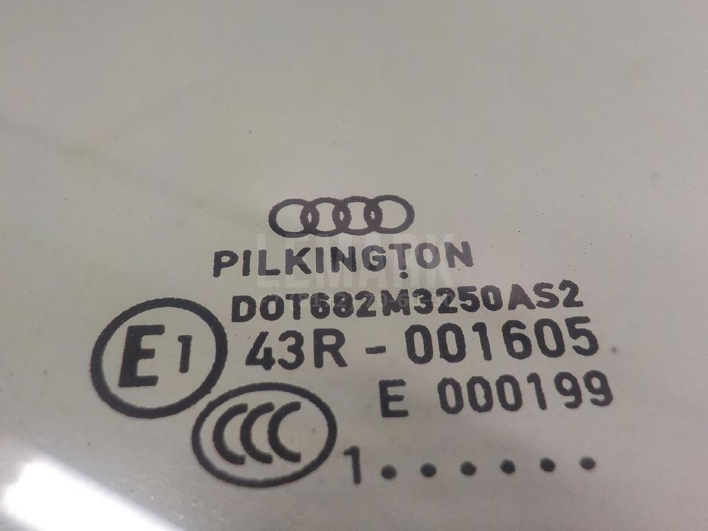 Стекло двери передней правой