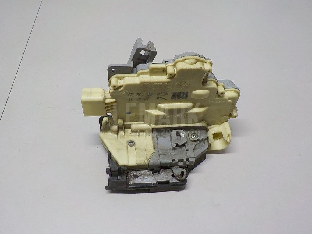 Замок двери передней левой