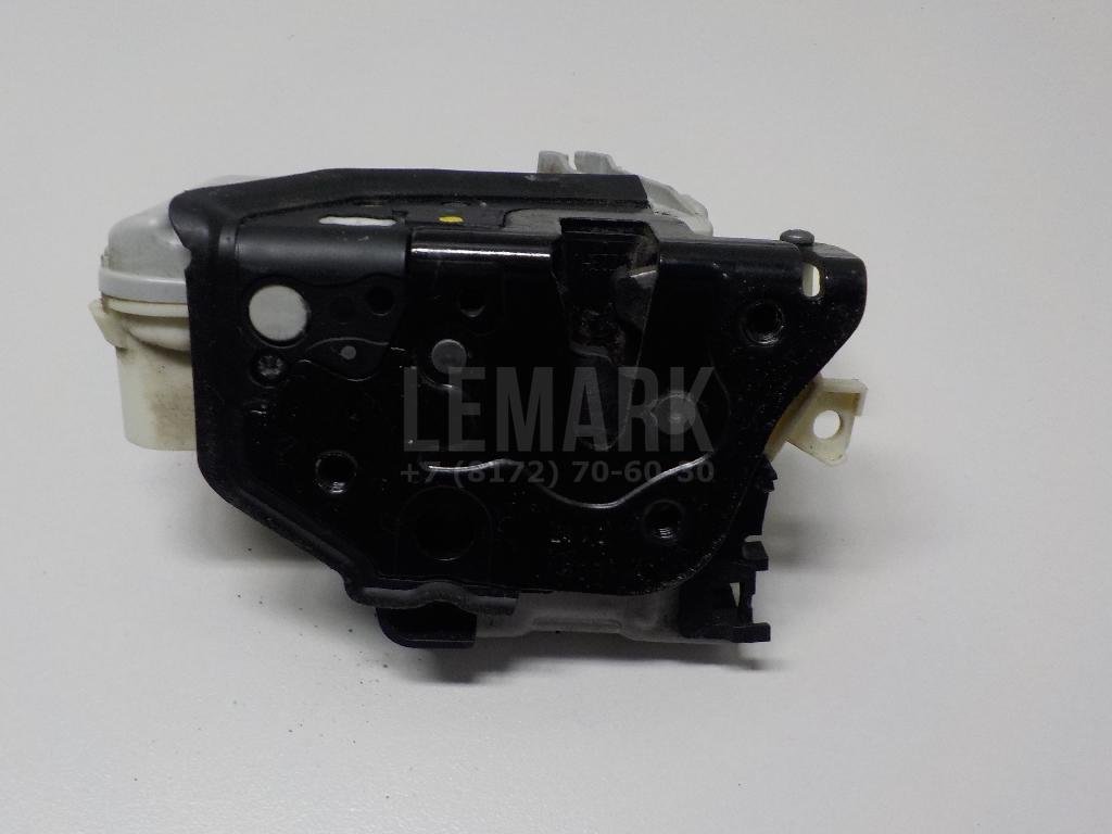 Замок двери передней левой