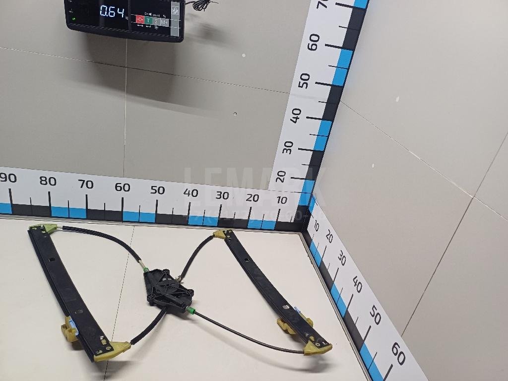 Стеклоподъемник электр. передний левый