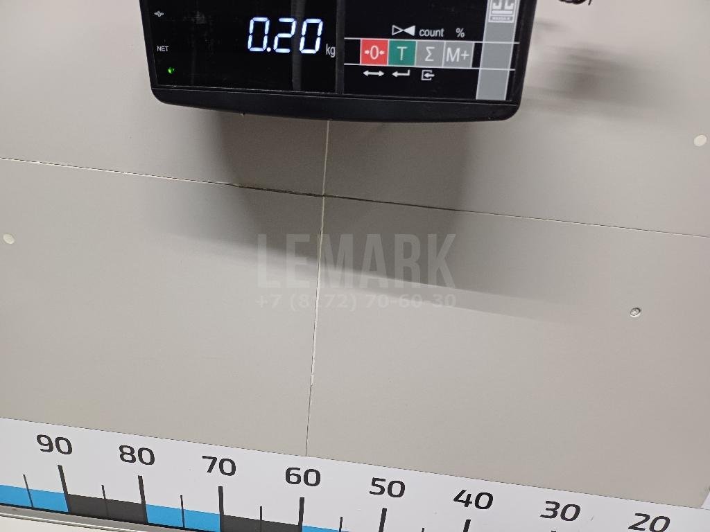 Накладка двери передней левой