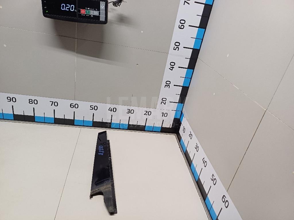 Накладка двери задней левой