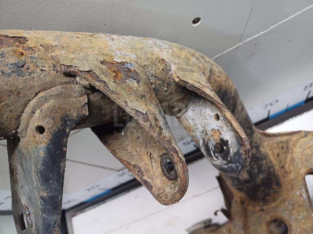 Балка задняя