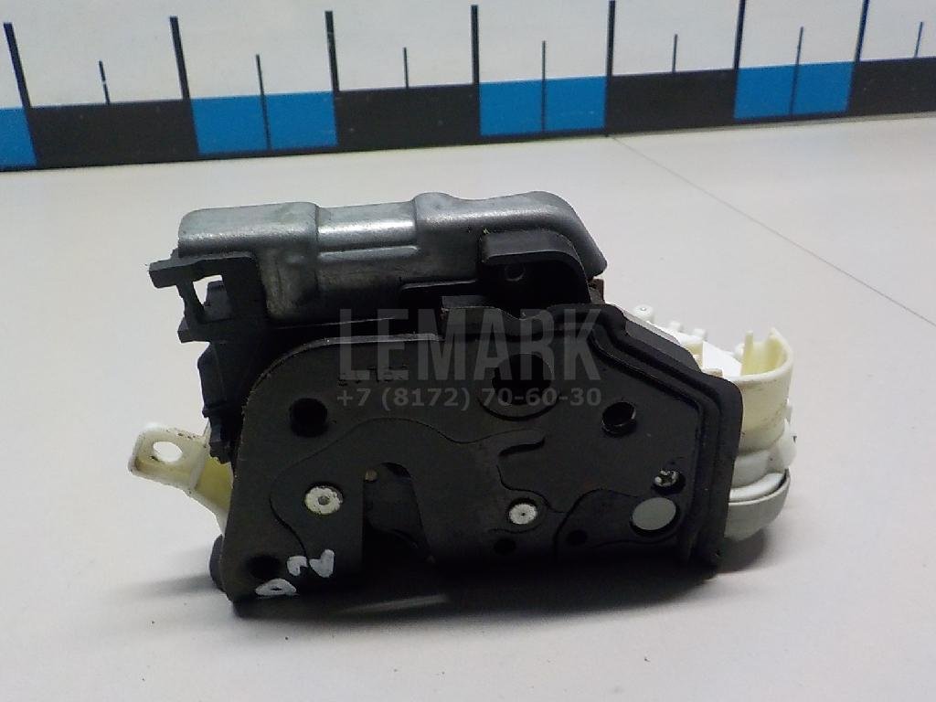 Замок двери передней левой