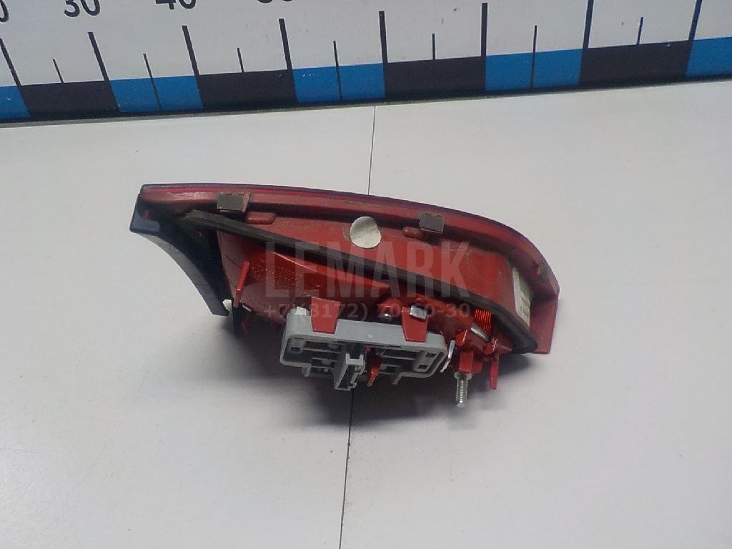 Фонарь задний внутренний правый