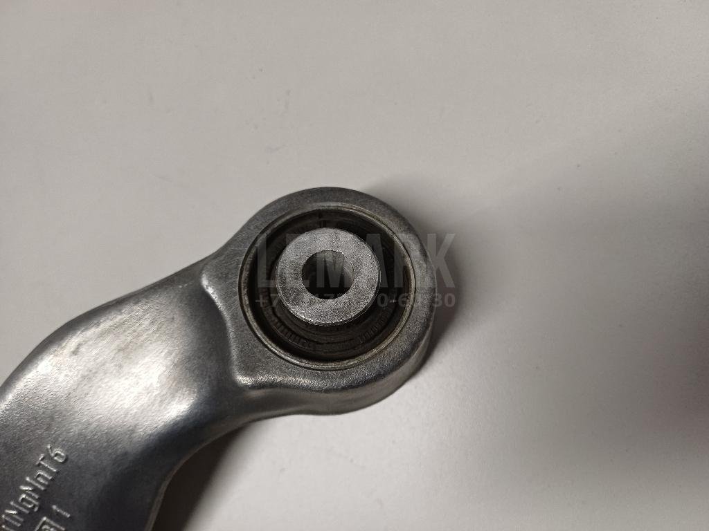 Рычаг задний верхний левый