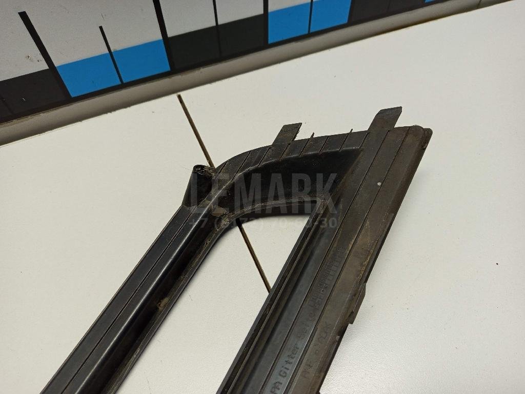 Решетка в бампер правая