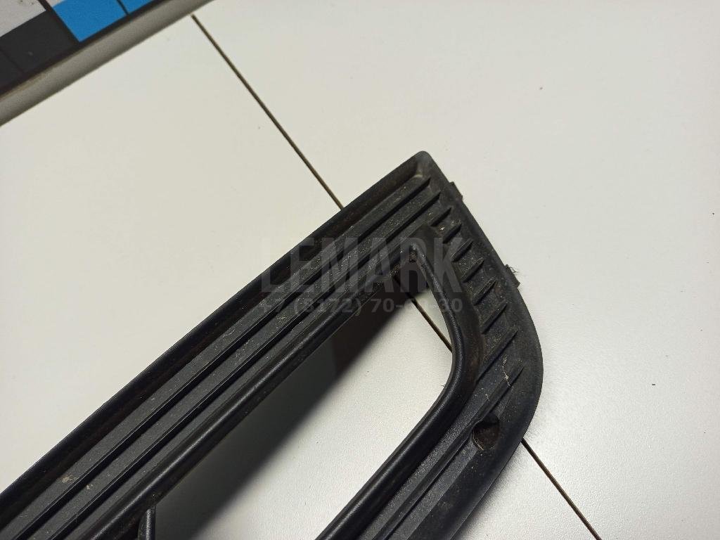 Решетка в бампер правая